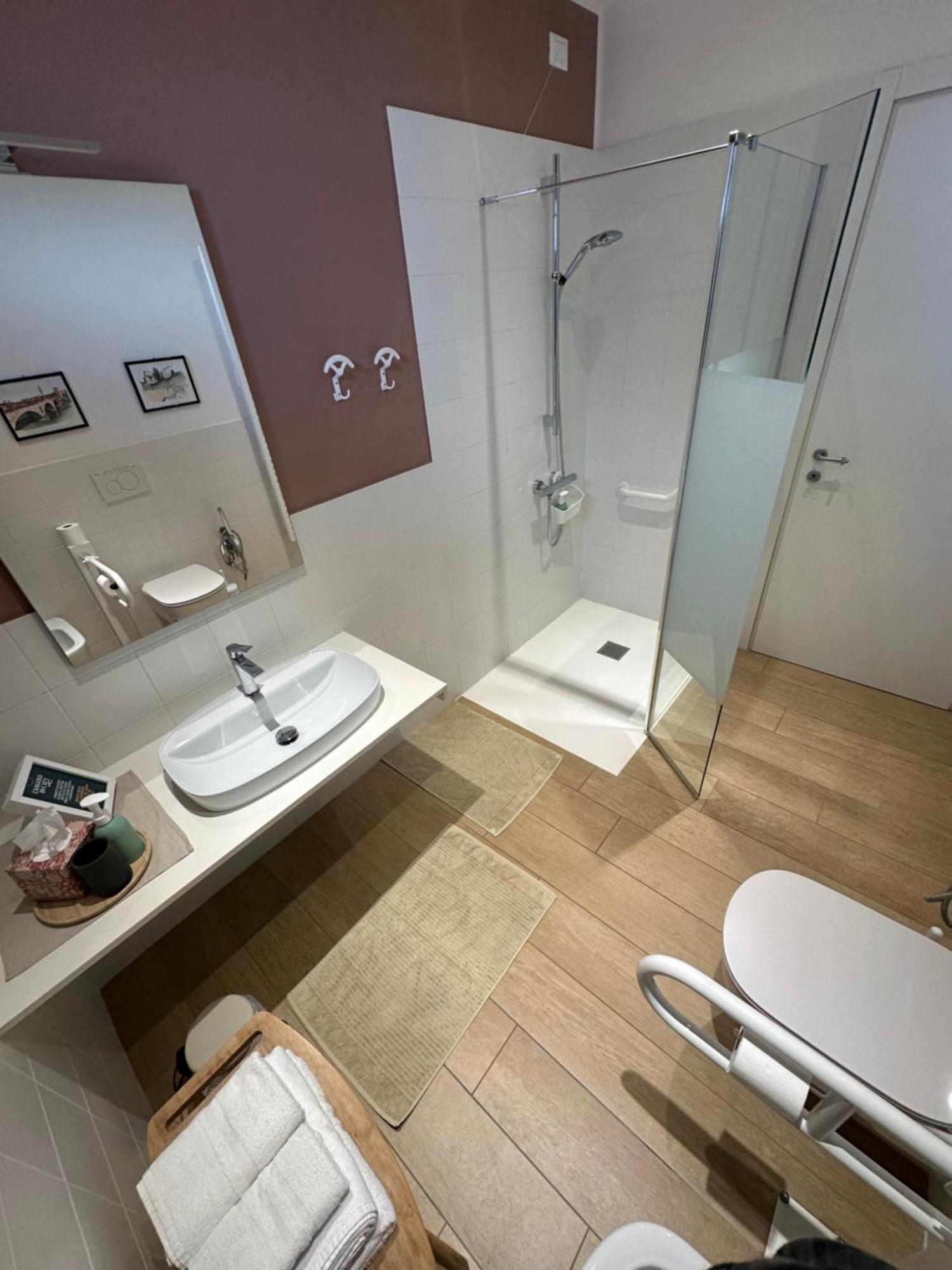 Veronalago B&B Accessibile Буссоленго Экстерьер фото